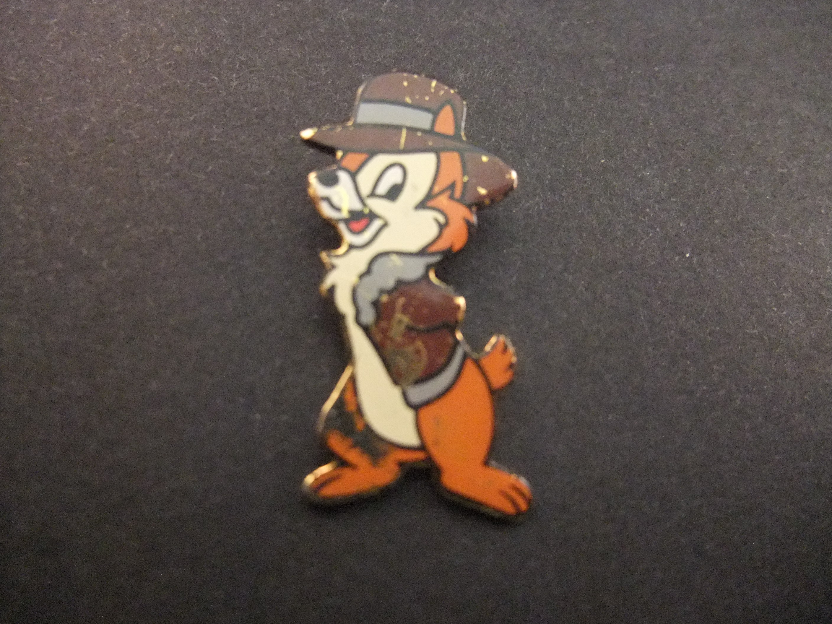 Knabbel en Babbel Disneyfiguur eekhoorn Babbel bruine hoed
